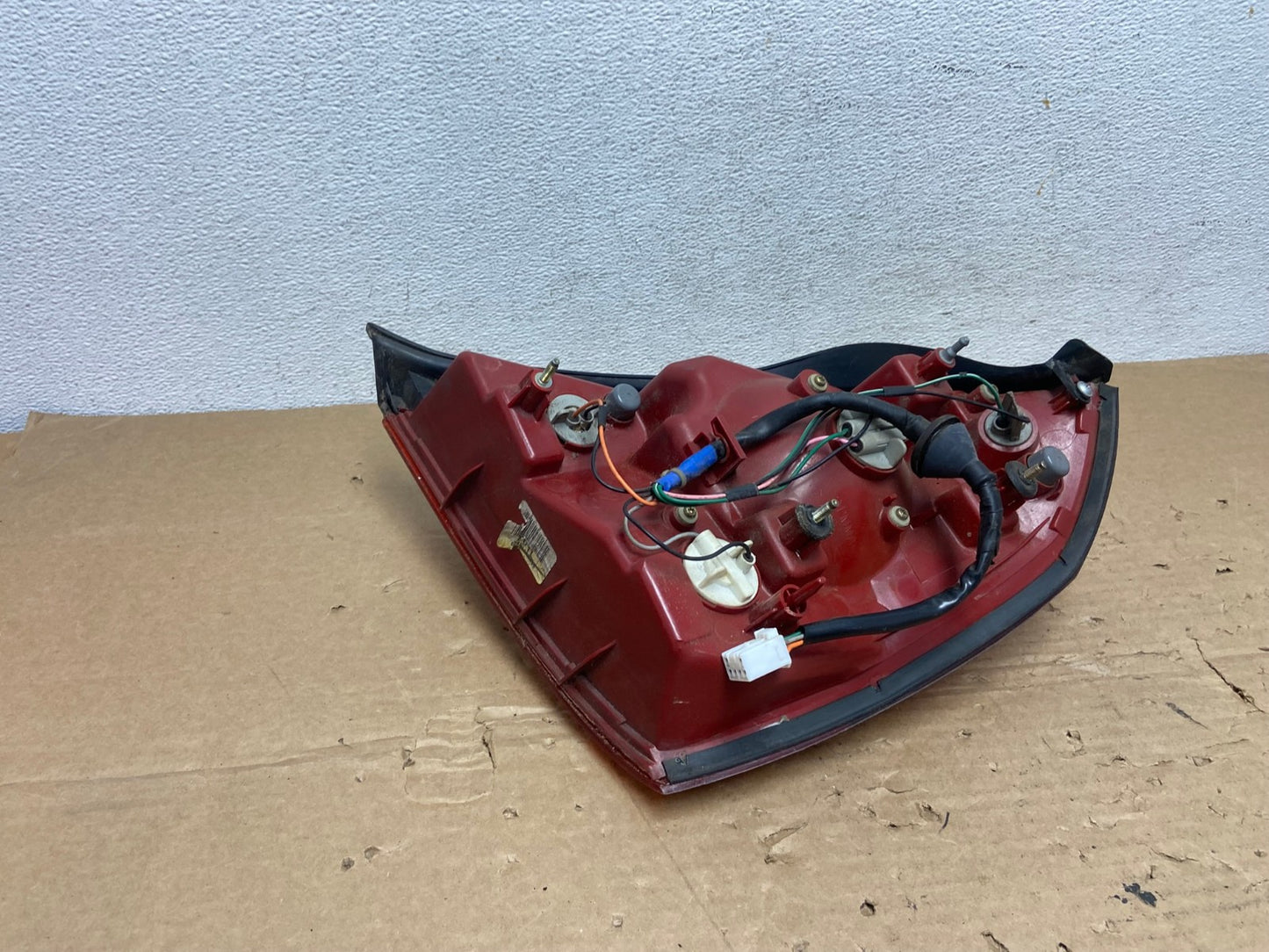 2004 2005 2006 Hyundai Elantra Sedan Left Driver LH Tail Light AD4105 LK5