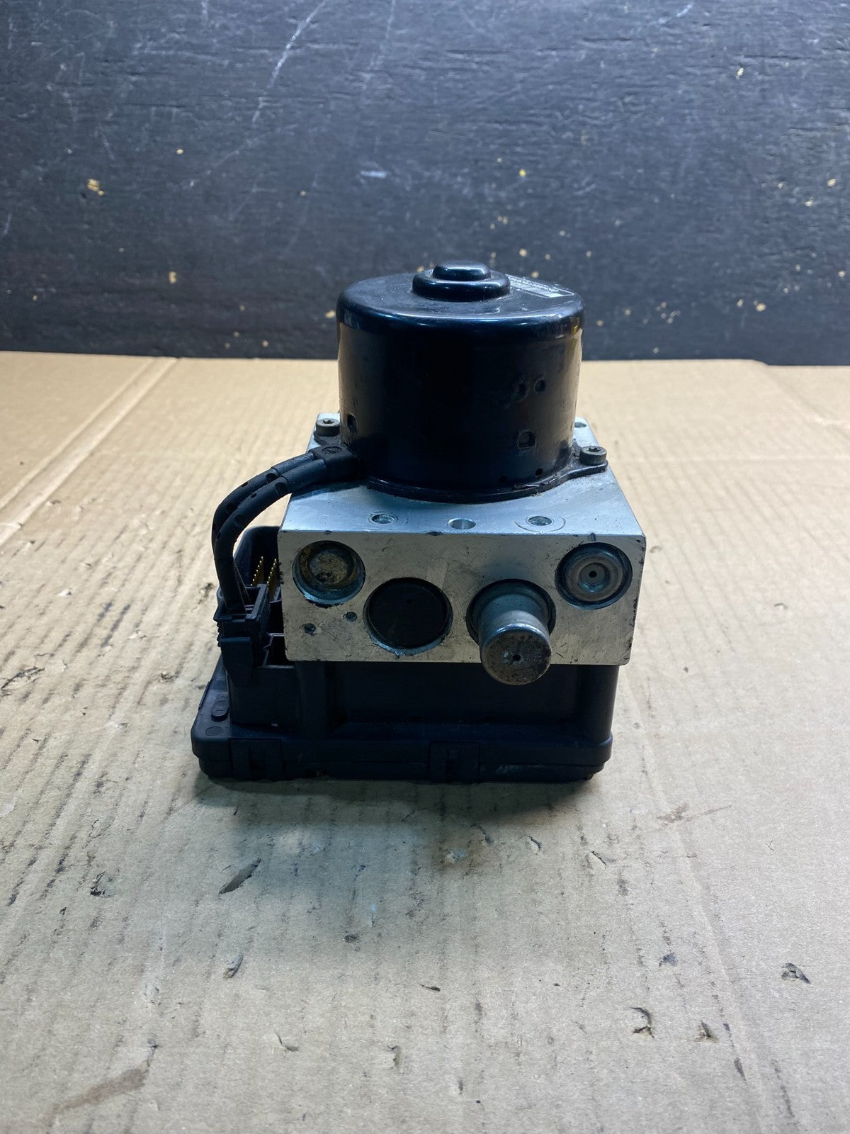 2003 Ford Explorer  ABS Anti Lock Brake Pump Module Oem ab2706 DG3