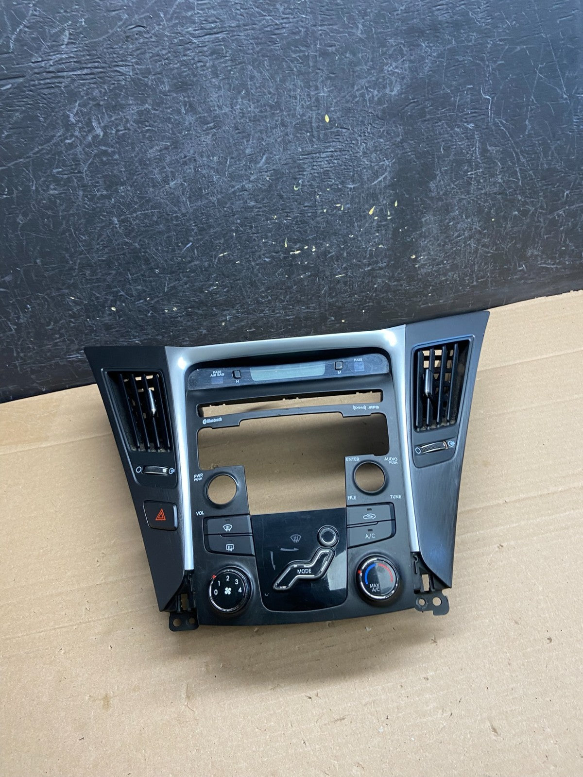 2011 - 2014 Hyundai Sonata Center Radio Climate Control Air Vent Bezel AG5145 DG0