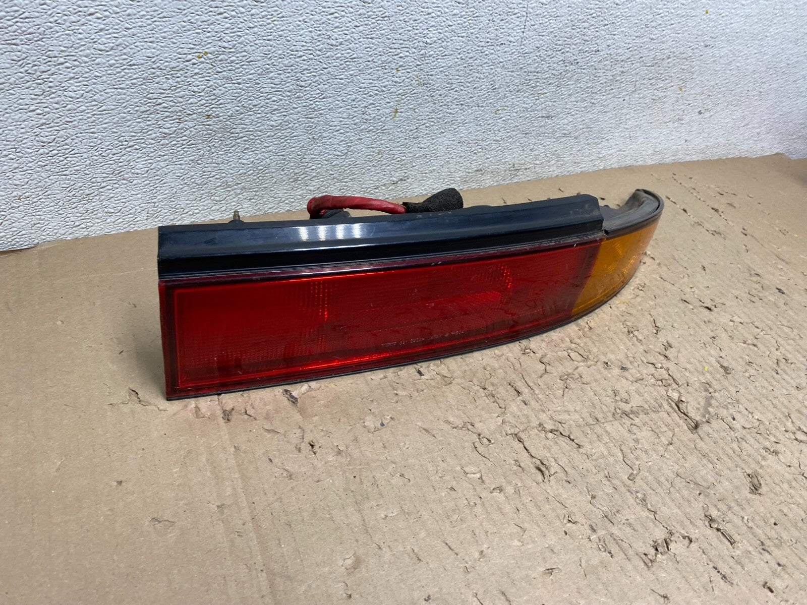 1993 to 1994 Infiniti J30 Driver Right Passenger RH Side Tail Light OEM L6550 DW2