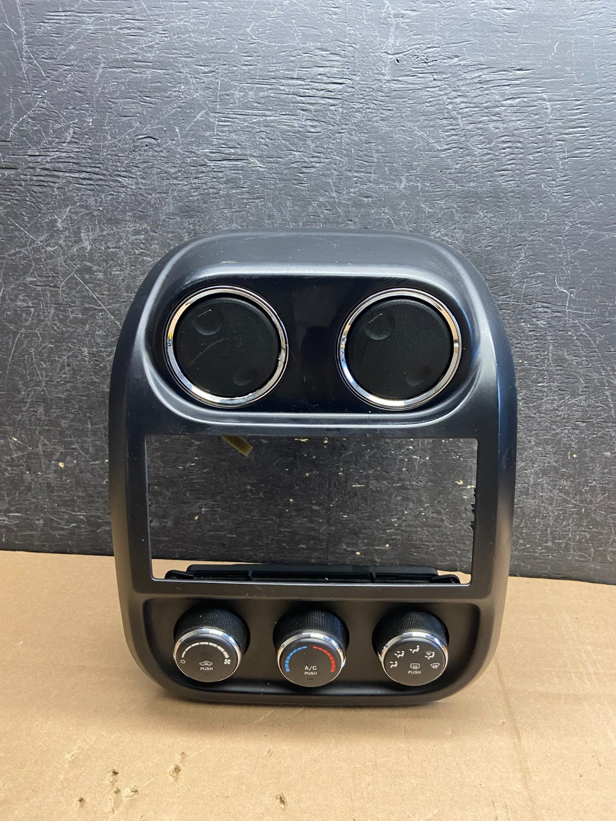 2011 to 2017 Jeep Compass Dash Climate Temperature Control Radio Bezel AI3183 DG0