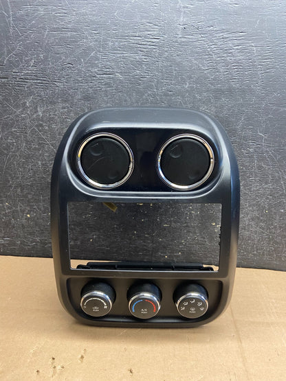 2011 to 2017 Jeep Compass Dash Climate Temperature Control Radio Bezel AI3183 DG0
