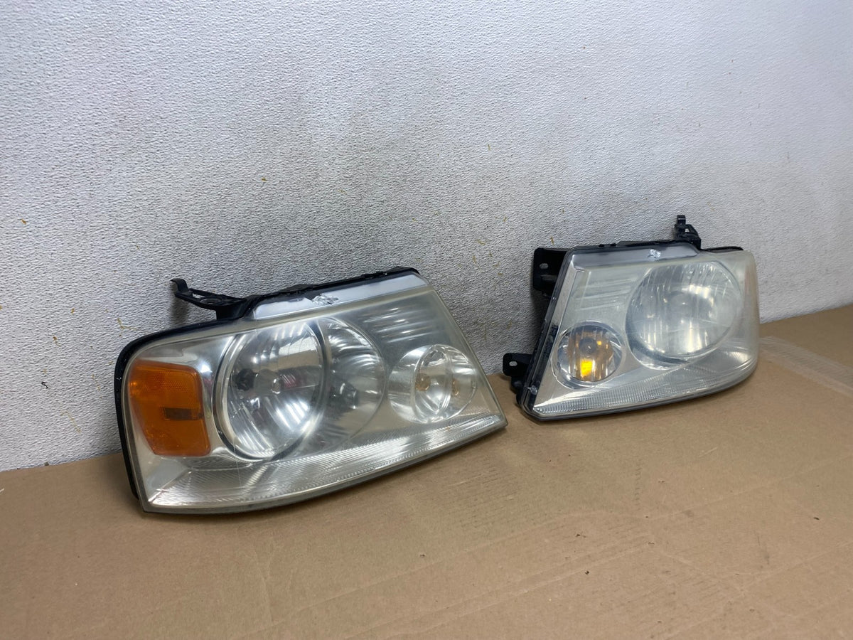 2004 to 2008 Ford F-150 F150 Left+Right Halogen Headlights AH9324 DW2