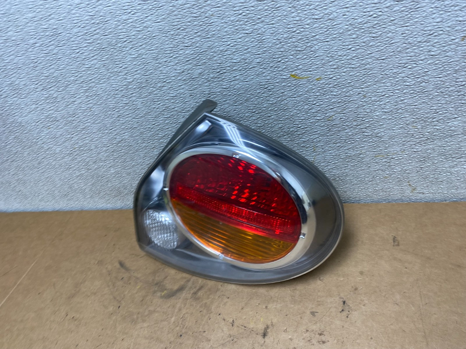 2002 2003 Nissan Maxima Right Passenger RH Side Tail Light X5091 DW1