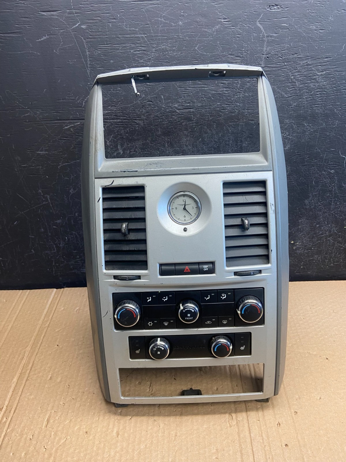 2008-2010 Chrysler Town Country Climate Control Panel Center Dash Trim AF6288 DG0