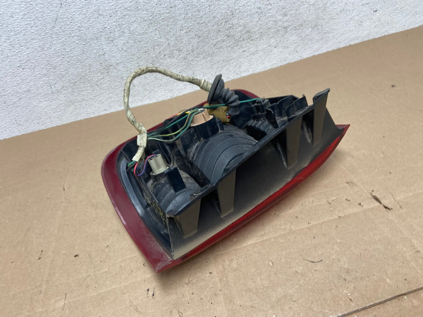 1999 to 2004 Nissan Pathfinder Right Passenger Rh Side Tail light AE5072 LK5