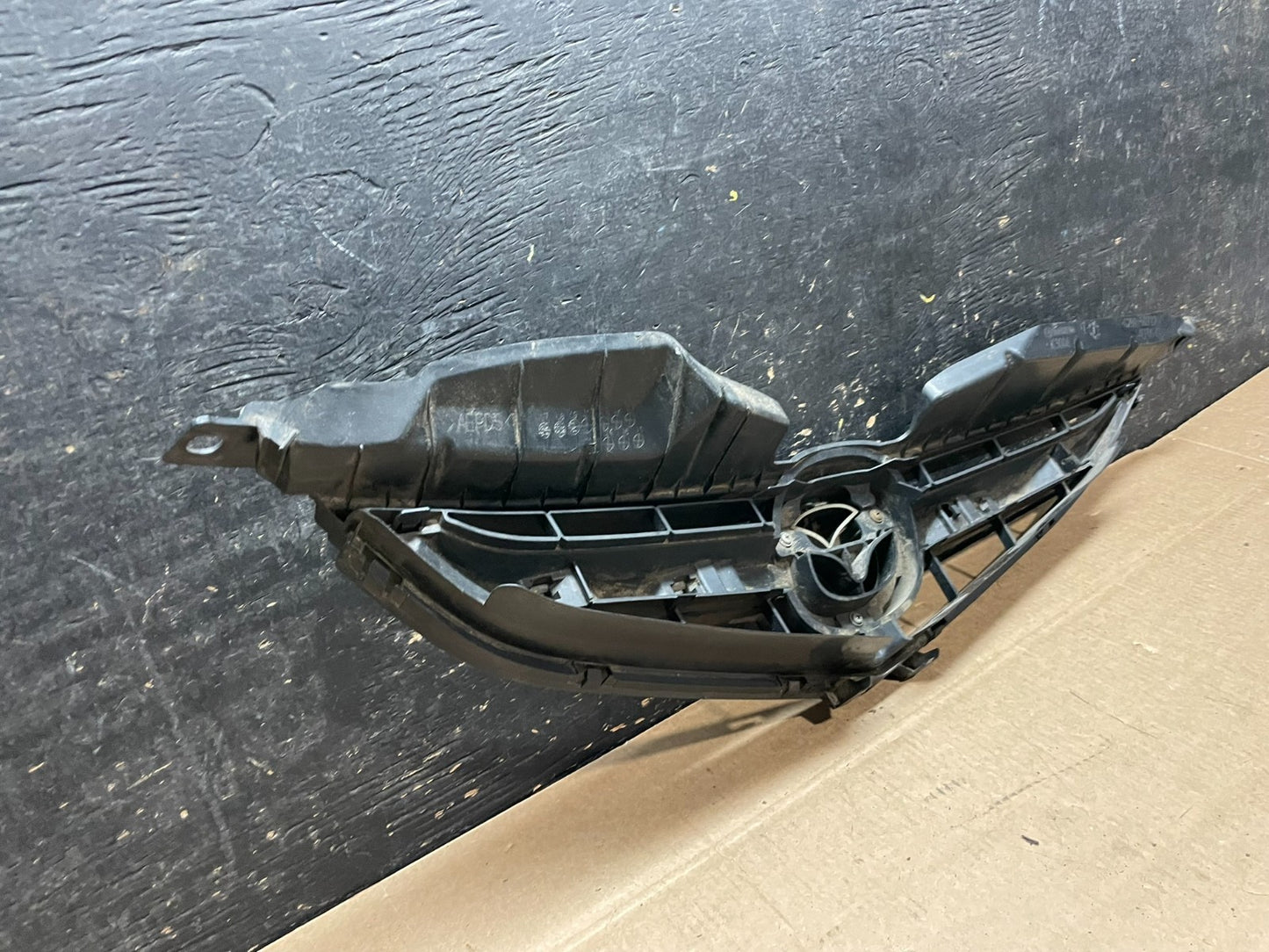 2008 to 2010 Mazda 5 Upper Front Grille Grill OEM Y9452 DG4