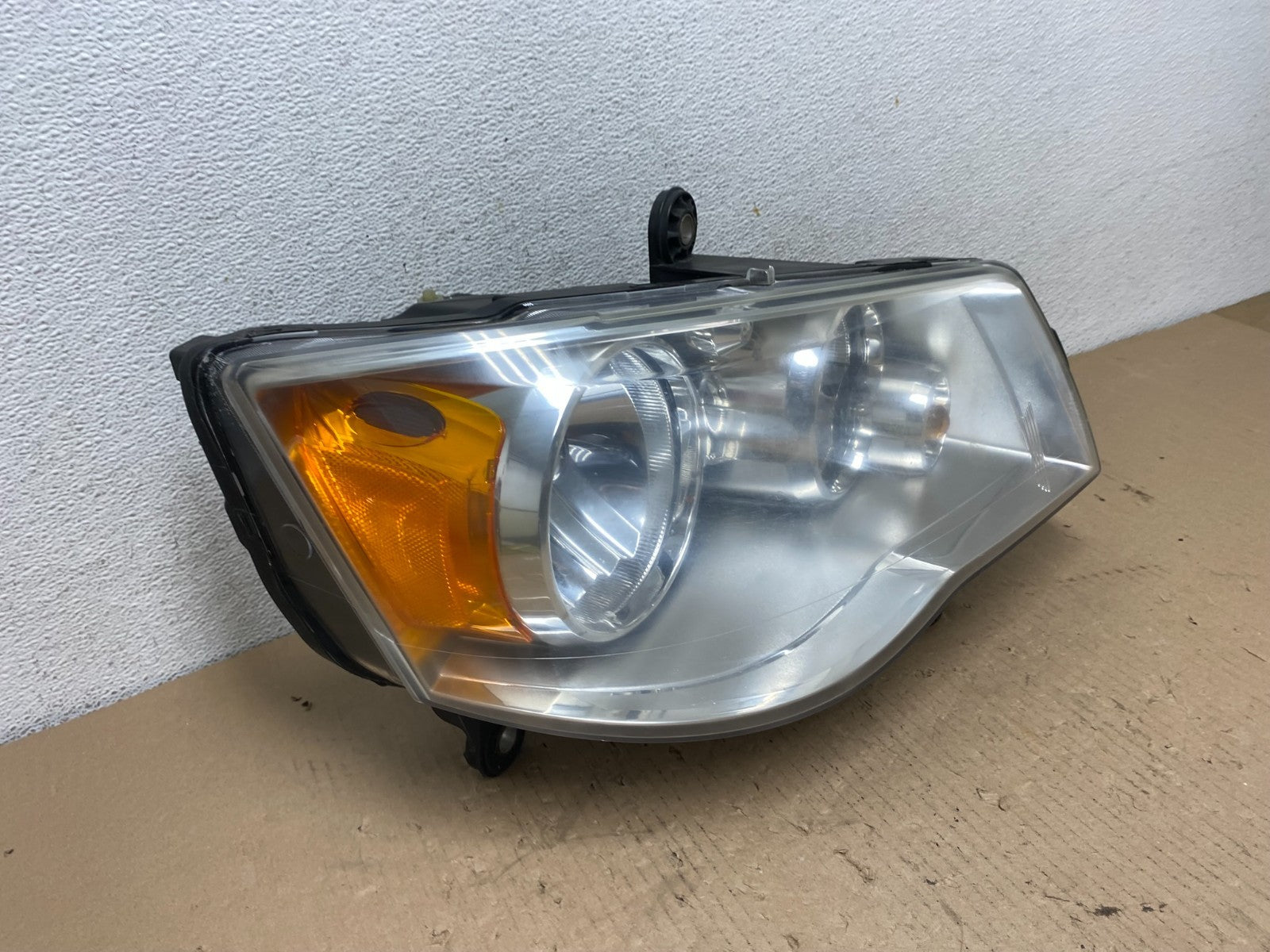 2011 to 2016 Chrysler Town and Country Right Passenger Headlight AF3195 DW2