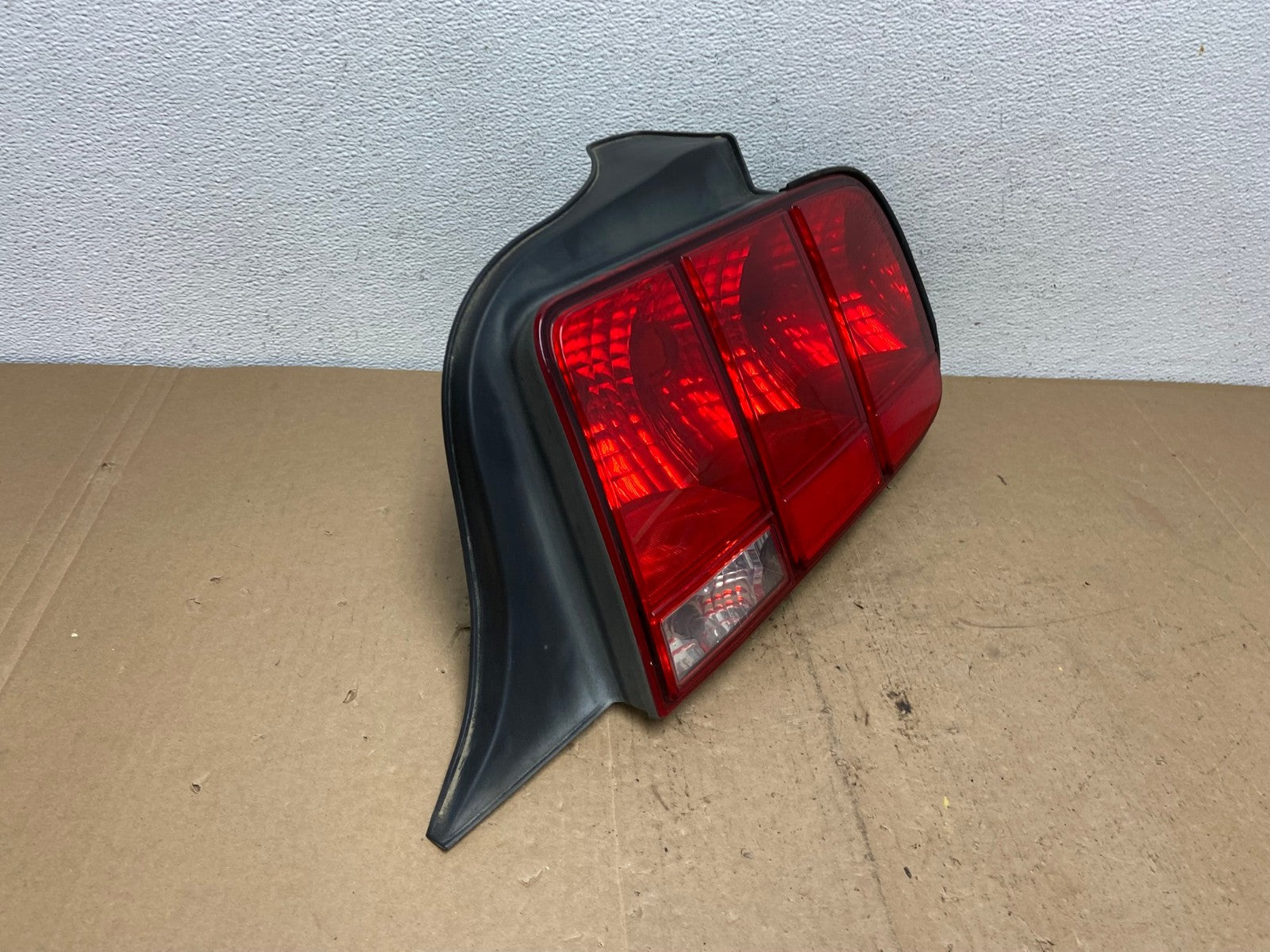 2005 - 2009 Ford Mustang Right Passenger RH Side Tail Light AC5885 LK2