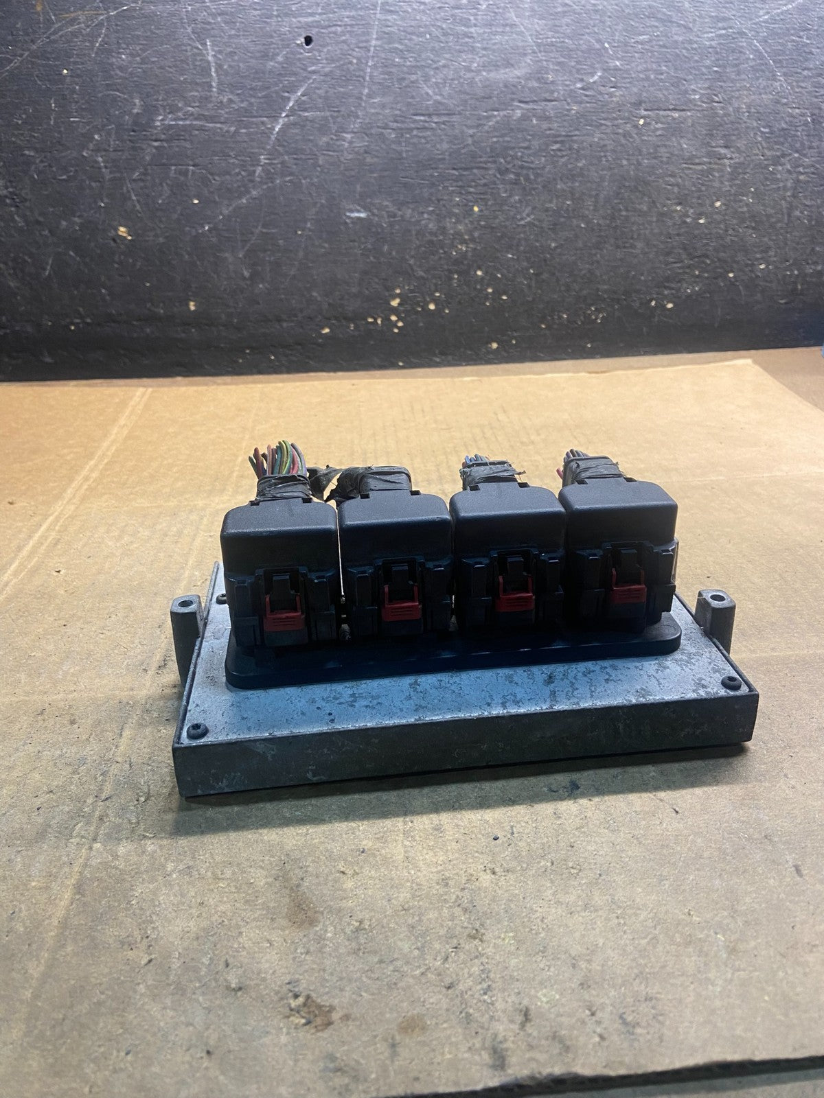 2003 Dodge Durango 4.7L  Engine Computer Module ECU p56040501ad y4065 DG0