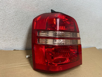 2001 2002 2003 Toyota Highlander Left Driver LH Tail Light AG8912 DW1