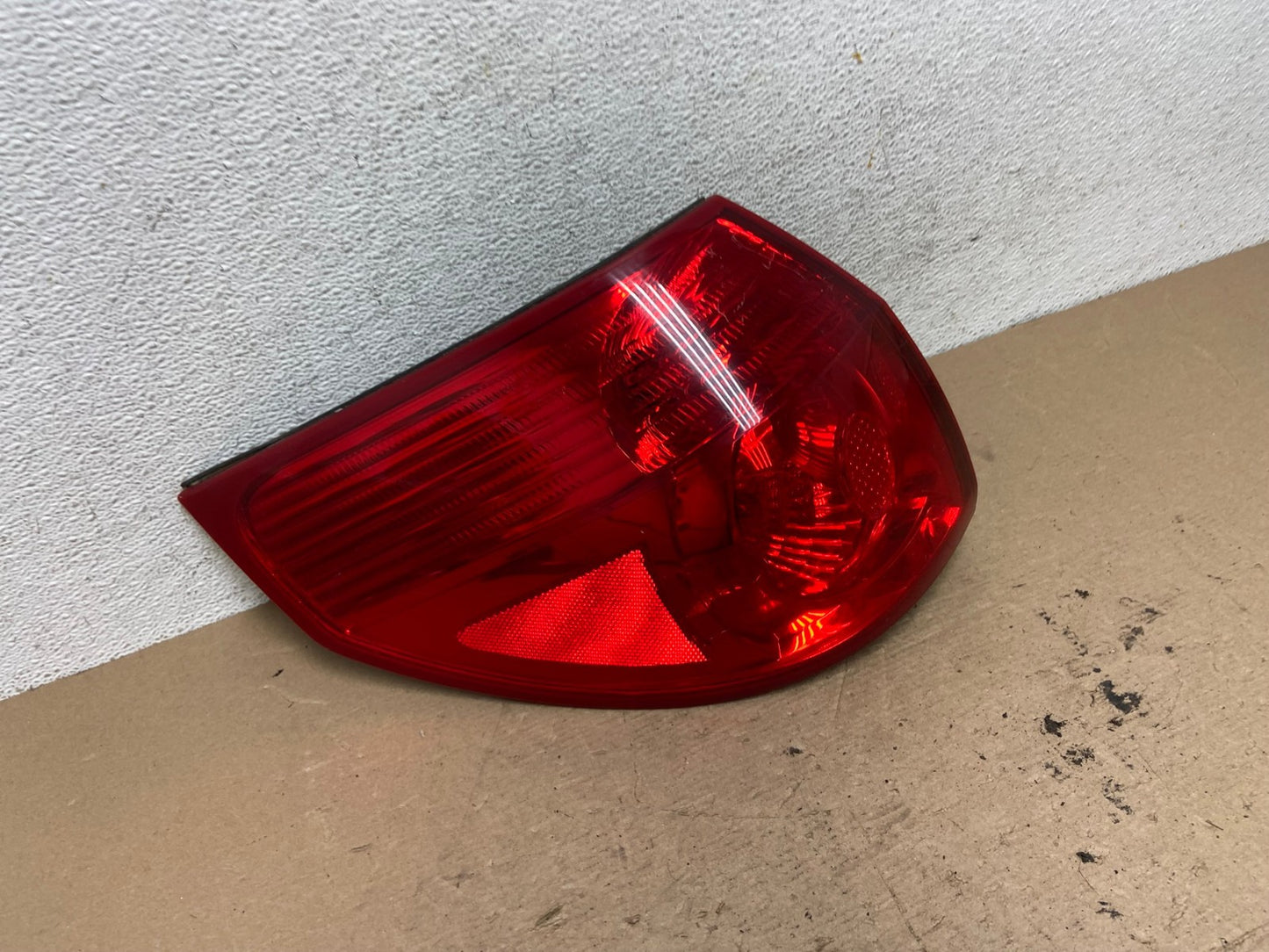 2006 to 2010 Toyota Sienna Left Driver LH Side Tail Light AF5002 LK2