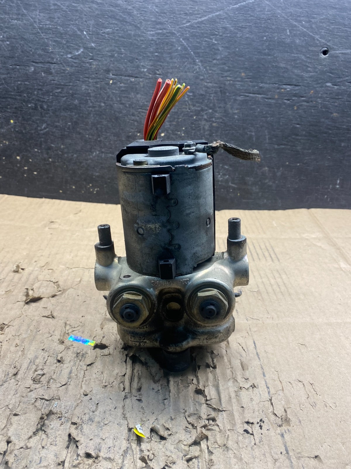 1986 - 1991 Mercedes 300SEL 300SE ABS Anti Lock Brake Pump Module w3968 DG2