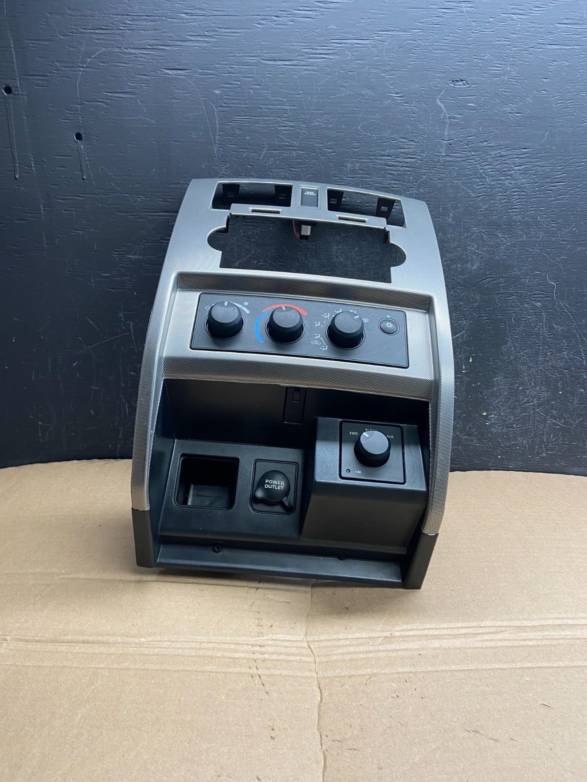 2005 2007 Dodge Dakota Climate Temperature Control Radio Panel Bezel AF18100