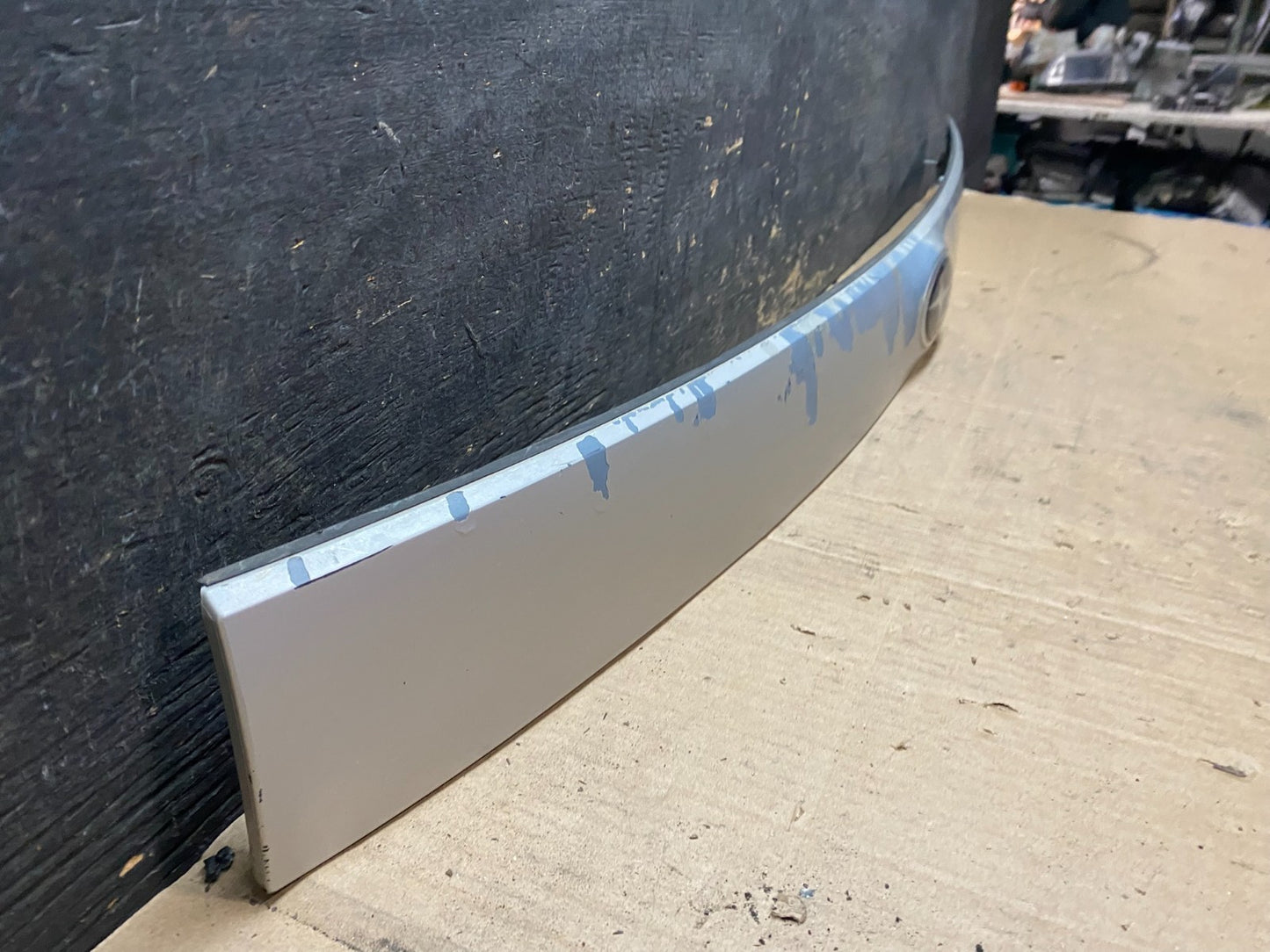 2009 - 2013 Subaru Forester  Liftgate Tailgate Trunk Trim Molding U6437 DG2