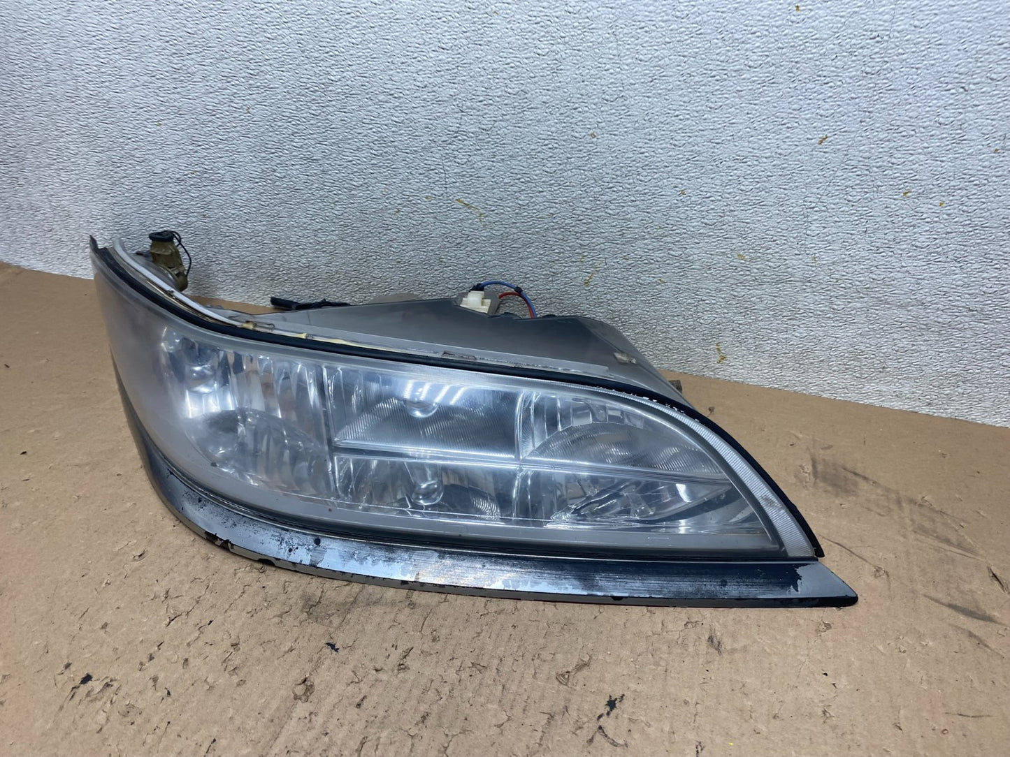 1997 - 1998 Lincoln Mark VIII 8 Right Passenger RH Side Headlight Oem r6615 DG1
