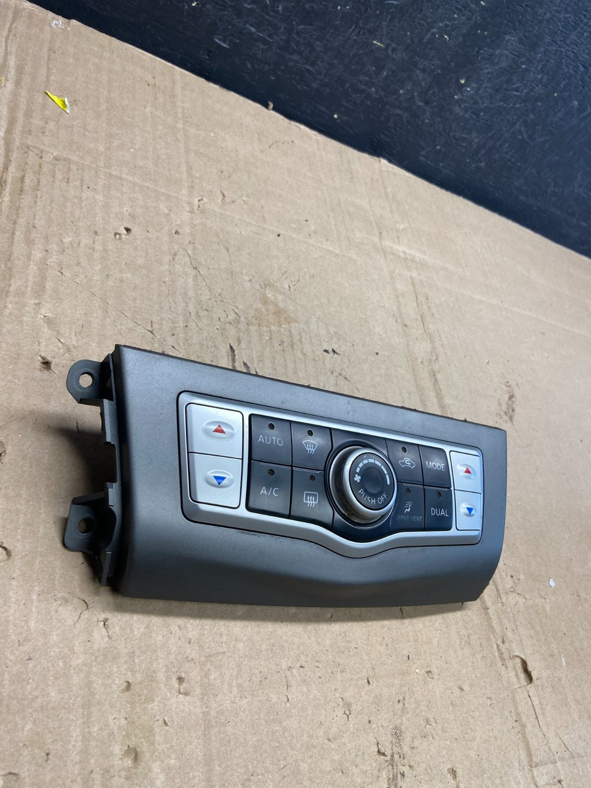 2009 - 2012 Nissan Murano Temperature Climate A/C AC Control Panel AD7230 DG2