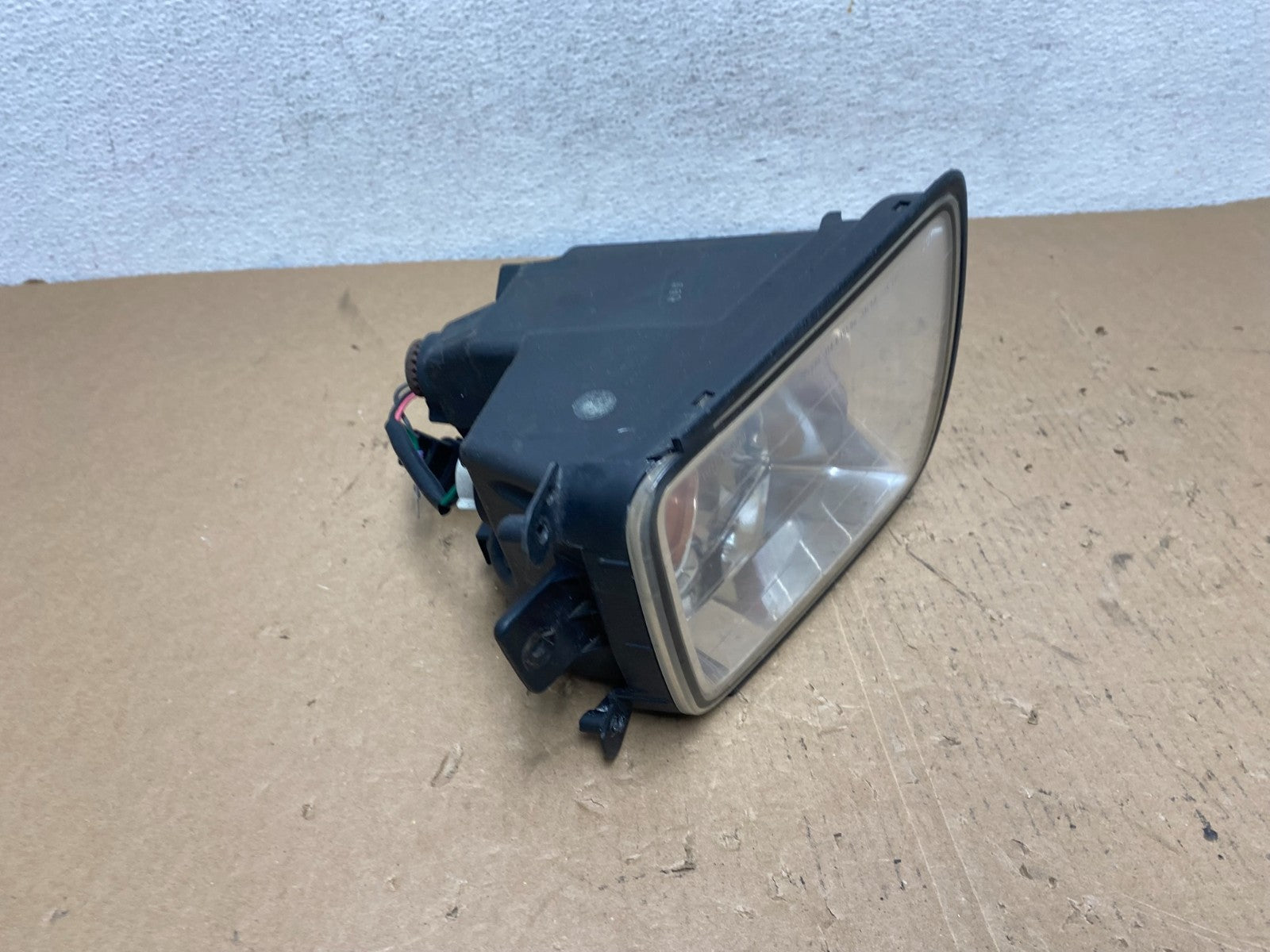 2004-2010 Infiniti QX56 Right Passenger RH Side Fog Light AD8063 DW2