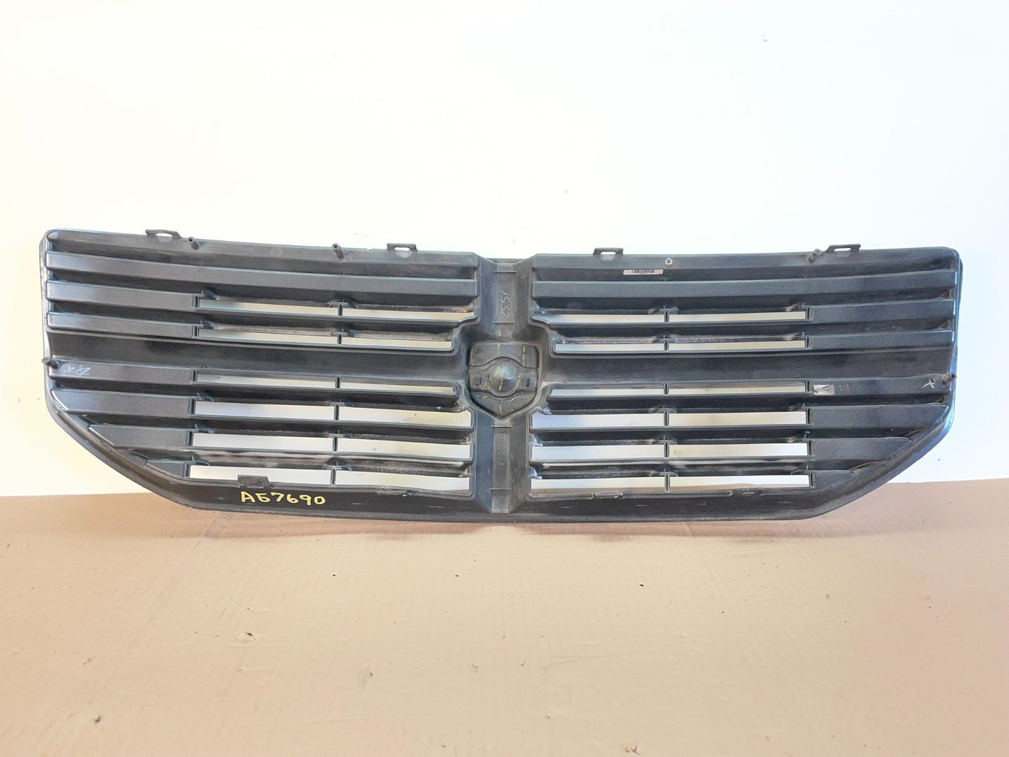 2007 2008 2009 2010 Dodge Caliber Upper Front Chrome Grill Grille ag7690 DG3