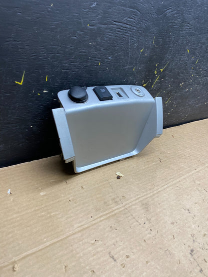 2008-2012 Escape Mariner Front Dash Line In USB Outlet Traction Bezel W9442 DG2