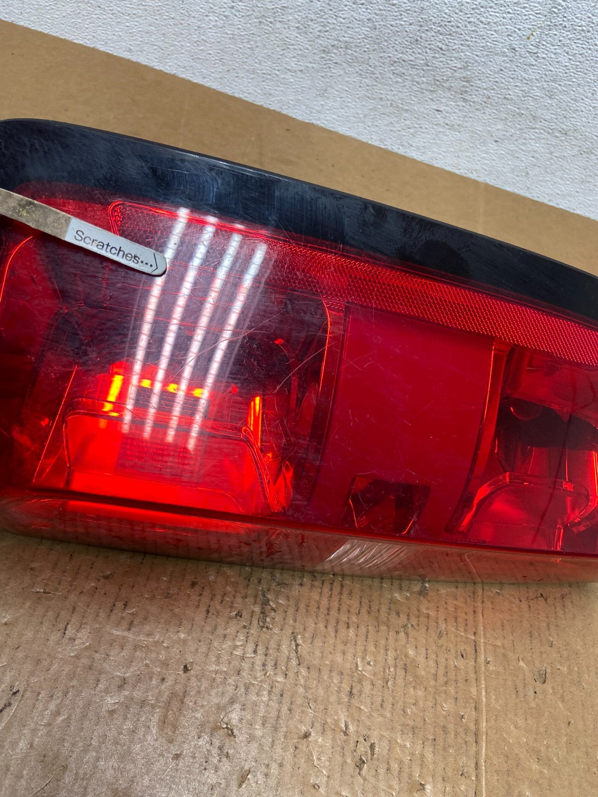 2015 to 2019 Chevrolet Colorado Left Driver LH Side Tail Light AE0226 DG3