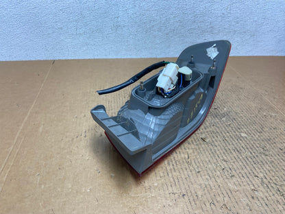 2000 to 2001 Toyota Camry Tail Light Left Driver Lh Side AE1549 LK5