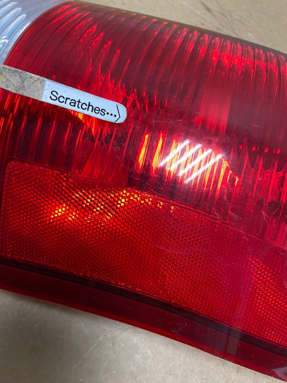 2004 to 2007 Saturn Vue Right Passenger Rh Side Tail Light Oem AB4521 LK3