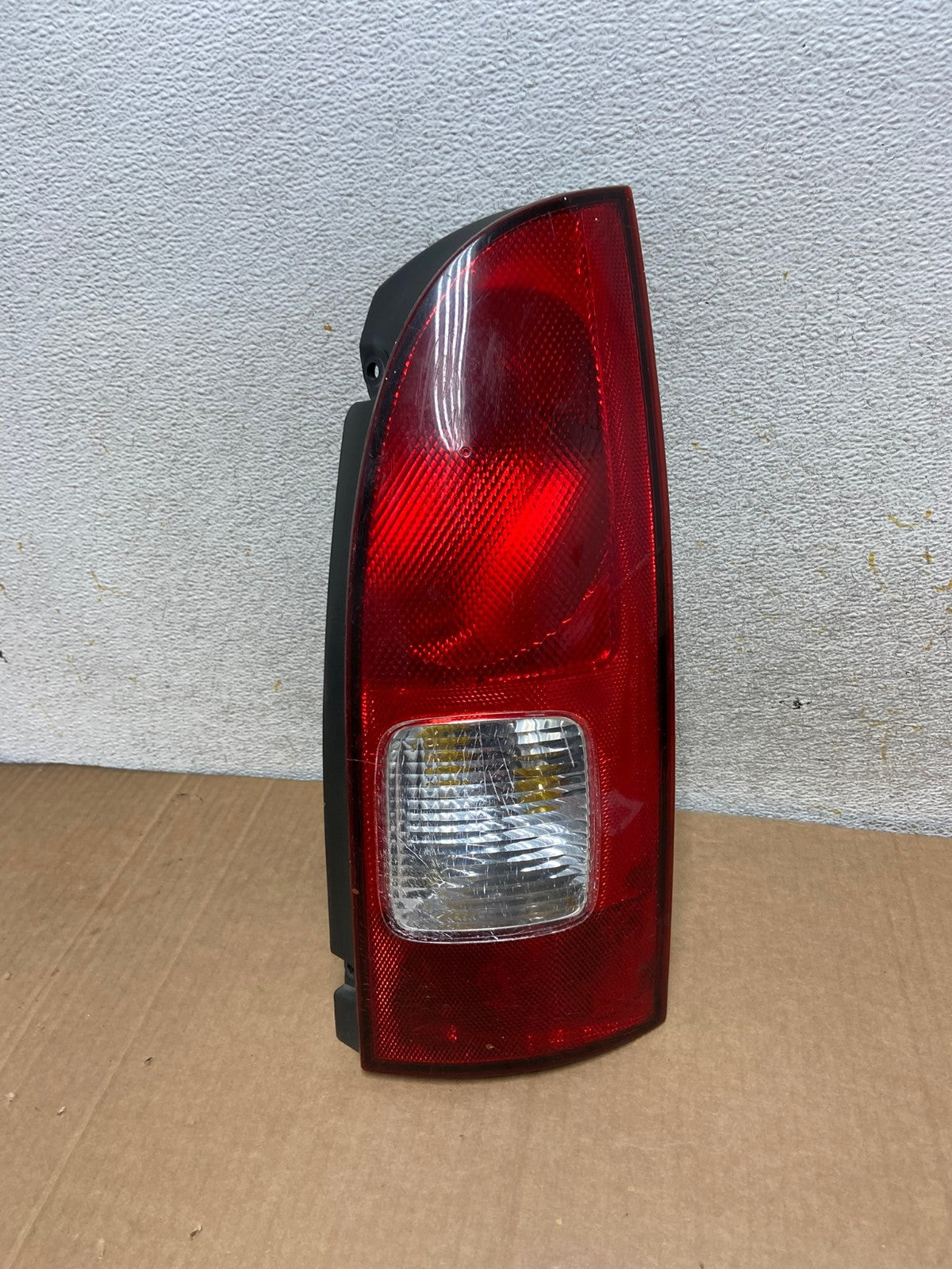2001 to 2002 Nissan Quest Right Passenger Rh Side Tail Light AI8350 LK0