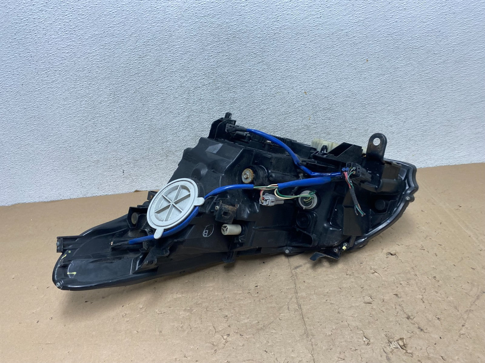 2010-2012 Infiniti G37 Right Passenger Side Xenon HID Headlight AG5648 DW7