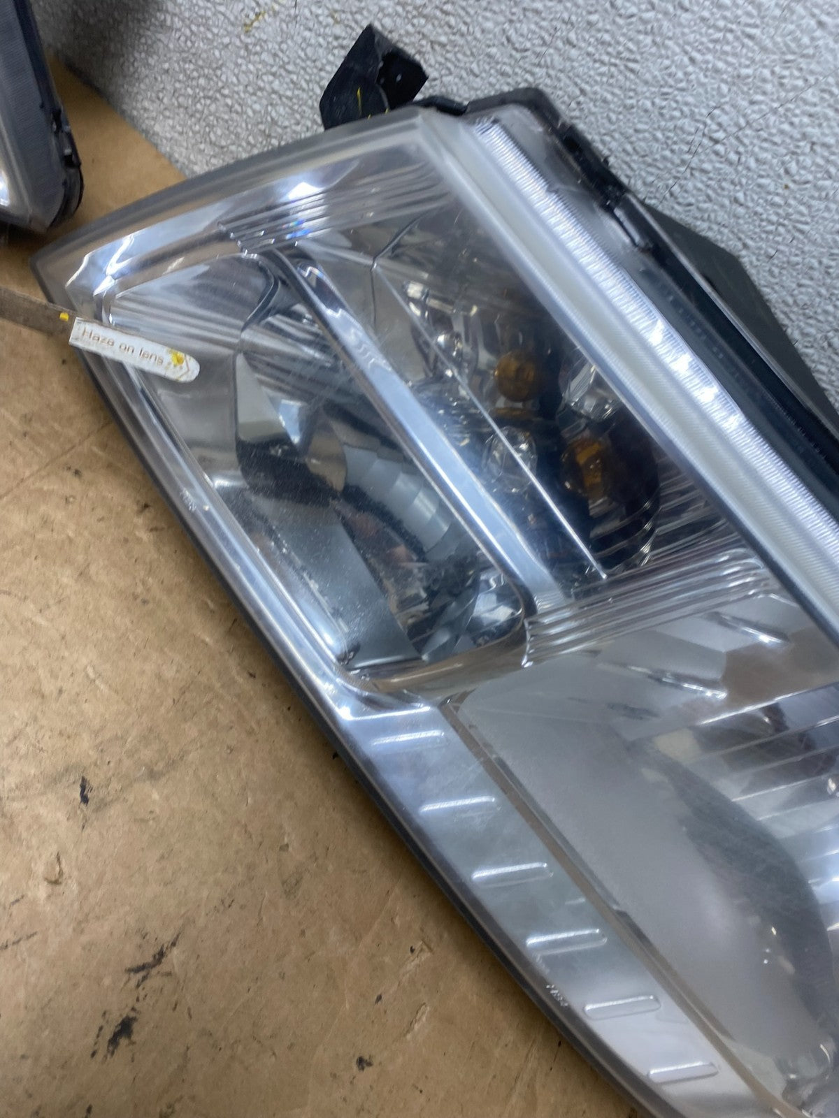 2009 to 2017 Dodge Journey Headlights Left+Right Set Halogen T5222 DW9