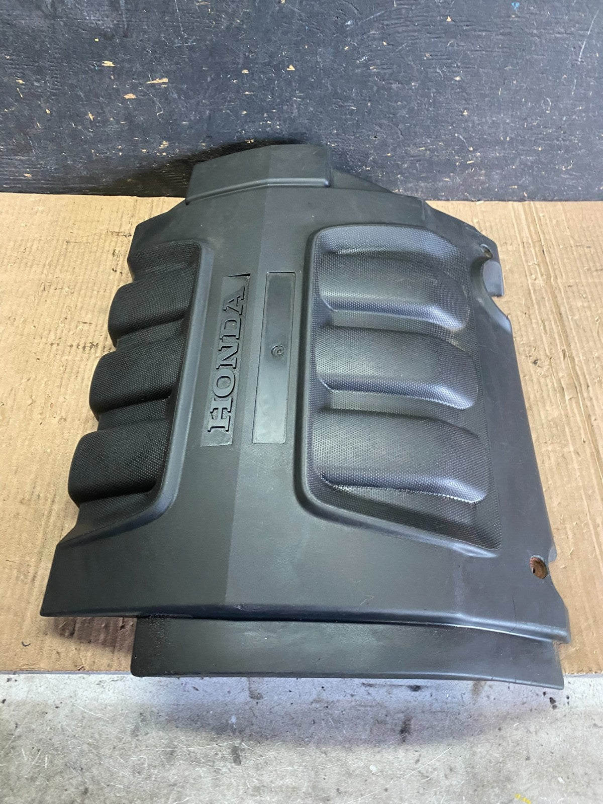2005 to 2007 Honda Odyssey Black Engine Cover Q0319 DG3