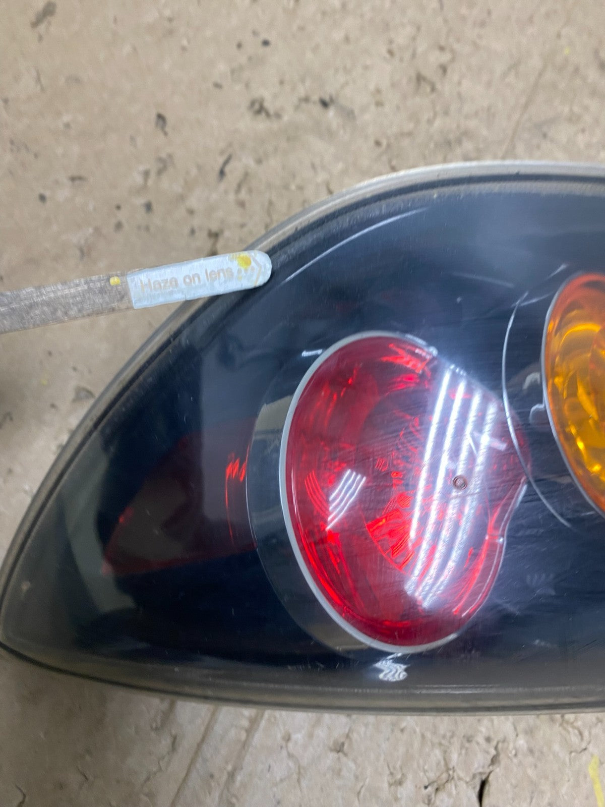 2004 2005 2006 Mazda 3 Hatchback Right Passenger Side Tail Light OEM V0698 DW4