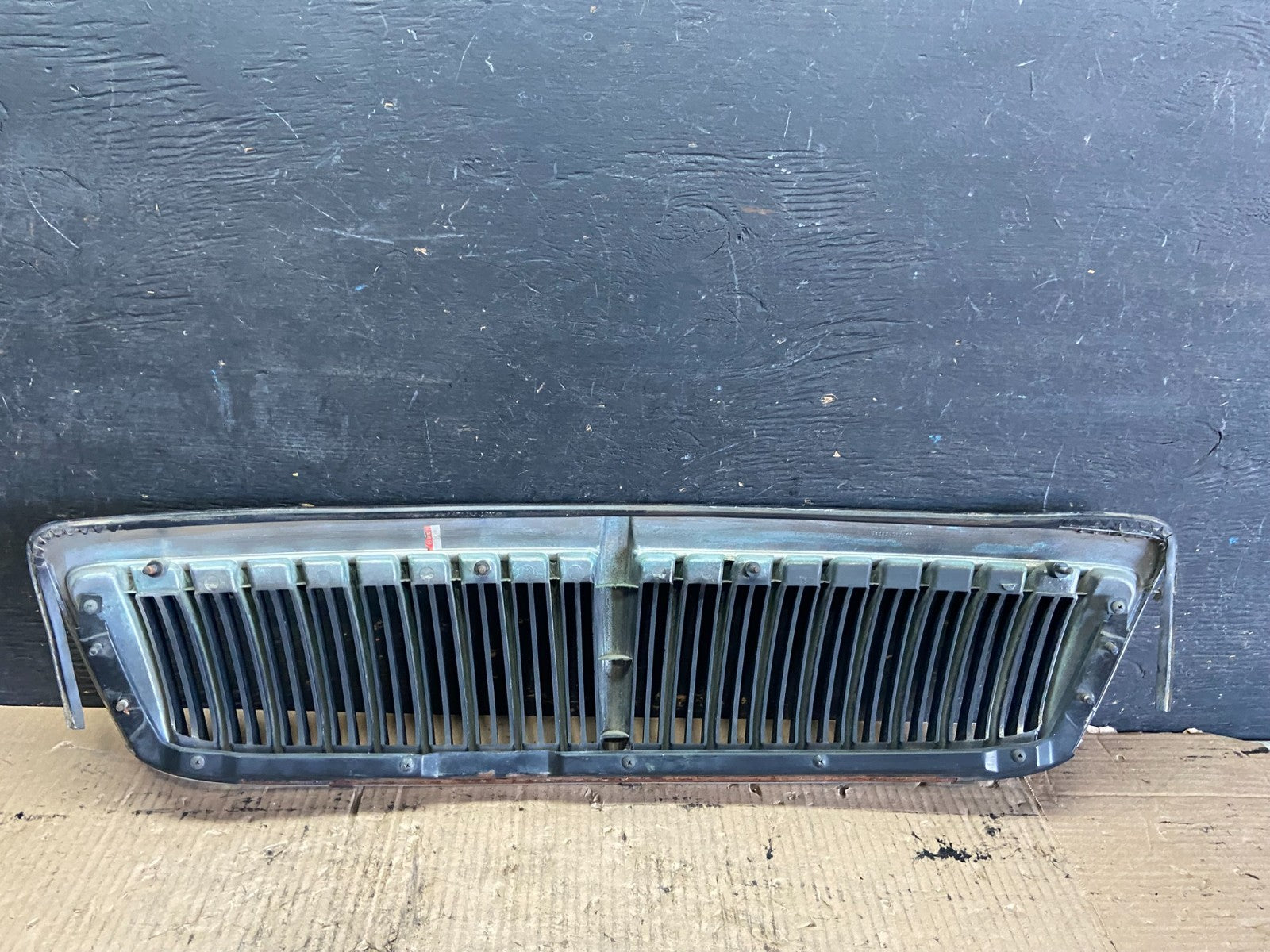 2002 to 2005 Hyundai XG350 Front Upper Grill Grille W/Emblem Q3315 DG4