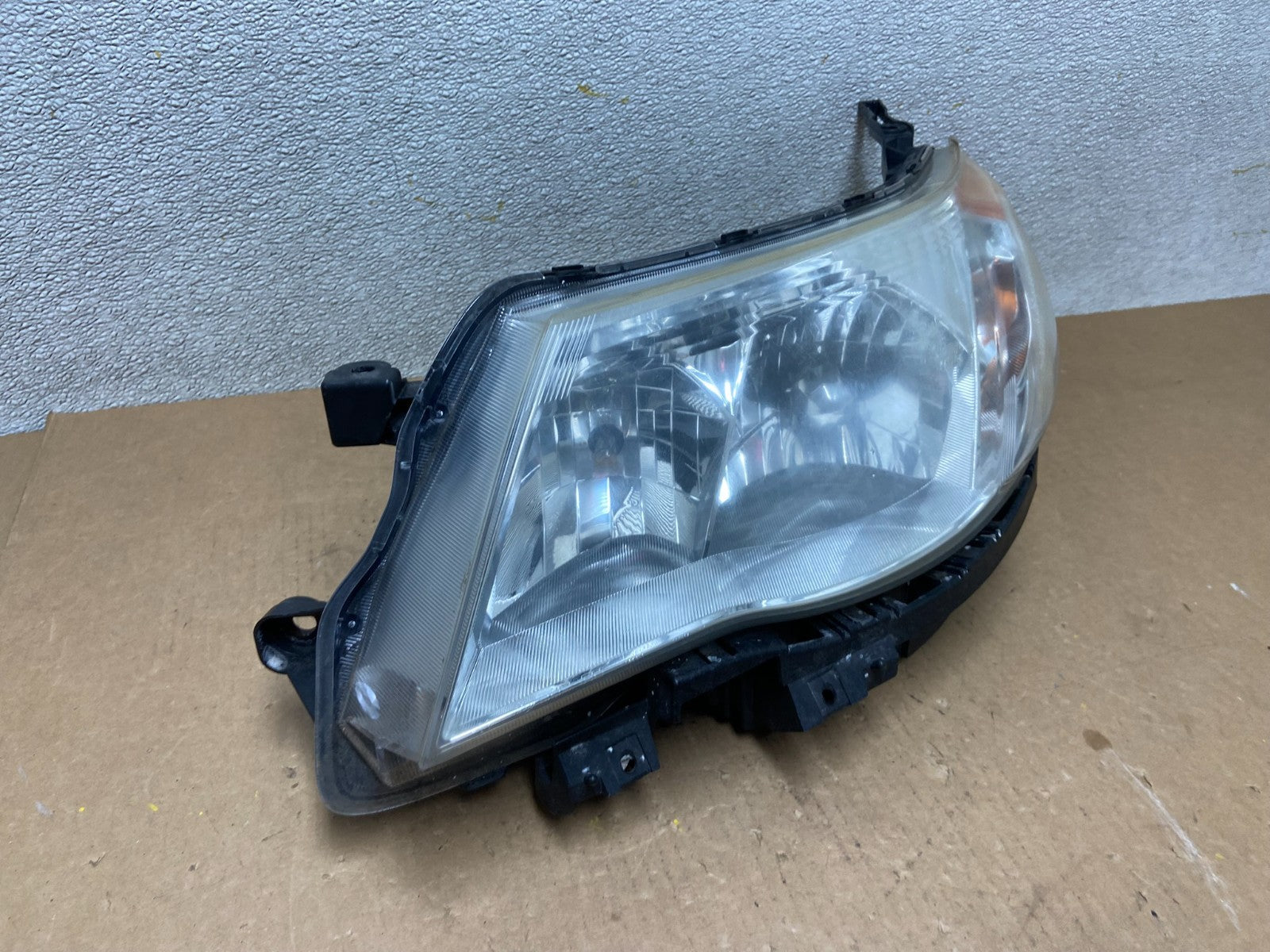 2009-2013 Subaru Forester Left Driver LH Halogen Headlight Z6940 DW2