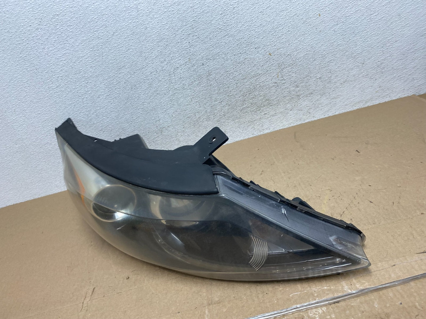 2010 2012 Kia Sportage Passenger Right Side Halogen Headlight AE6873 DG1