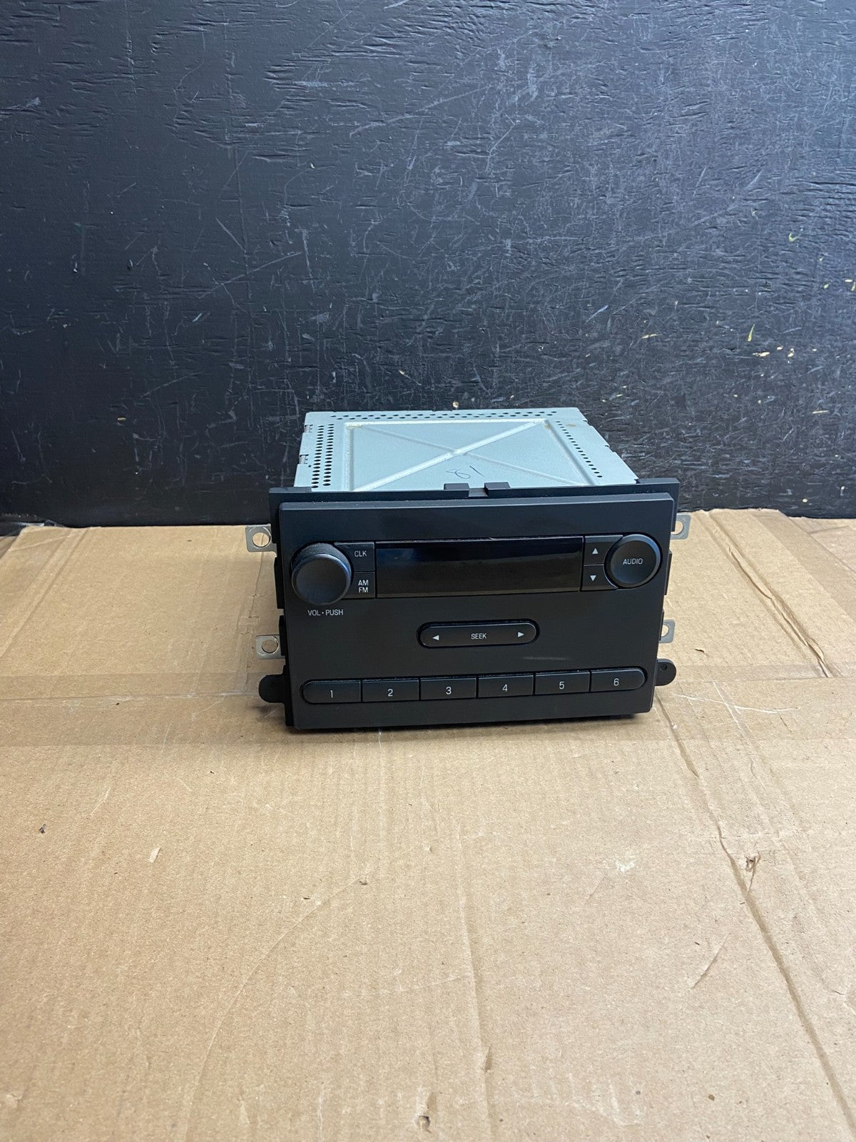 2009 2010 Ford E250 Radio Audio AM/FM Receiver AF2743 DG0