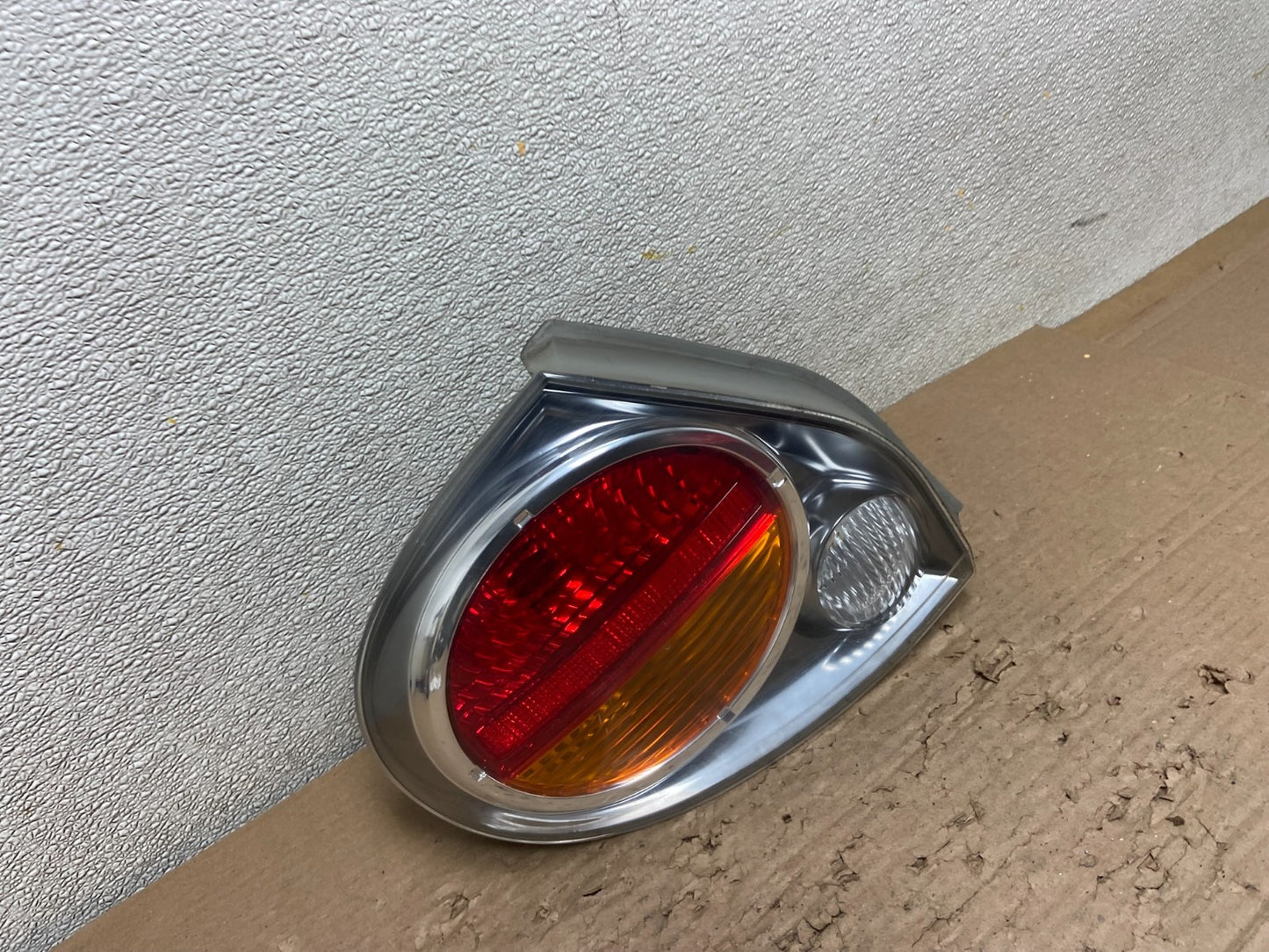 2002 2003 Nissan Maxima Left Driver Lh Side Tail Light OEM AB1611 DW2