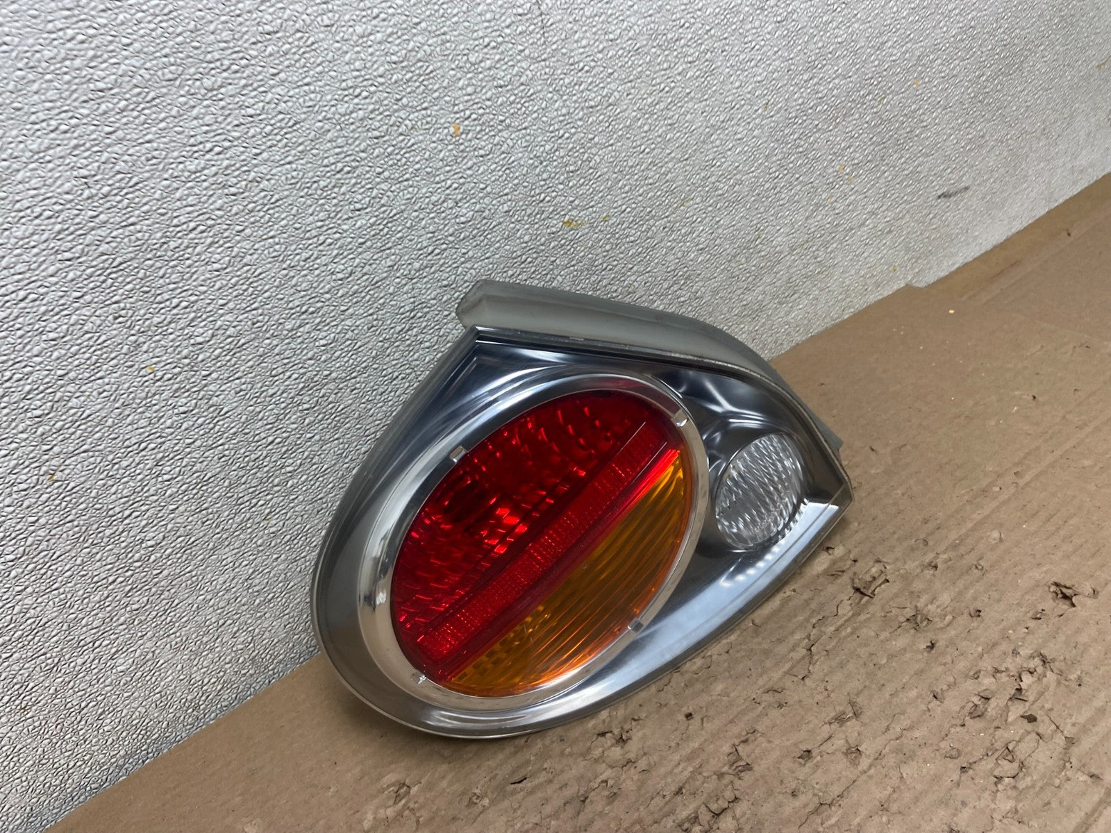 2002 2003 Nissan Maxima Left Driver Lh Side Tail Light OEM AB1611 DW2