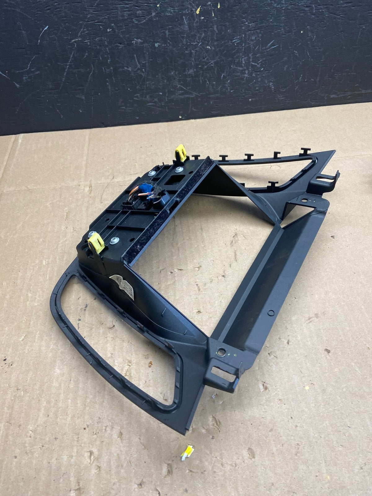 2013 2014 2015 2016 Ford Escape Dash Radio Control Panel Bezel AB9411 DG3