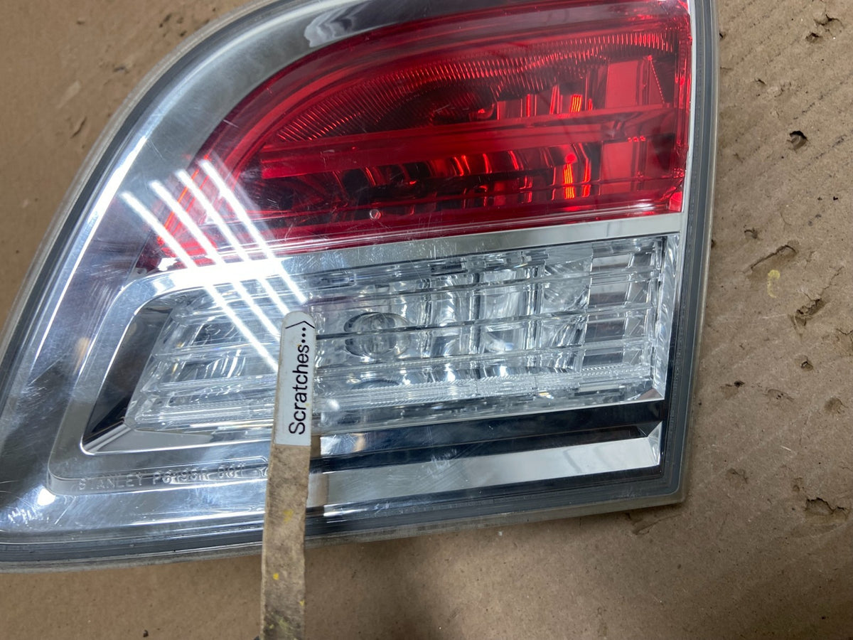 2007 2008 2009 Mazda Cx-9 Right Passenger Rh Side Inner Tail Light Oem AB1148 LK3
