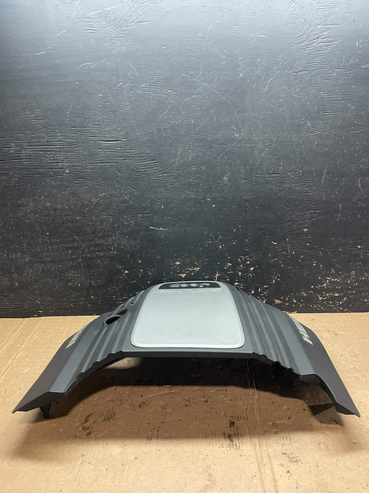2005 to 2010 Jeep Grand Cherokee 5.7L Hemi Engine Cover Plastic Shield z6008 DG4