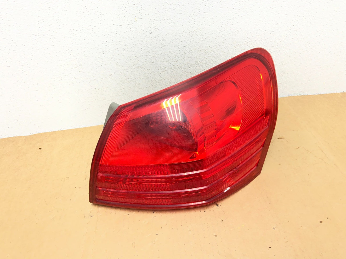 2008 to 2015 Nissan Rogue Right Passenger Rh Side Tail Light AC8508 DW0
