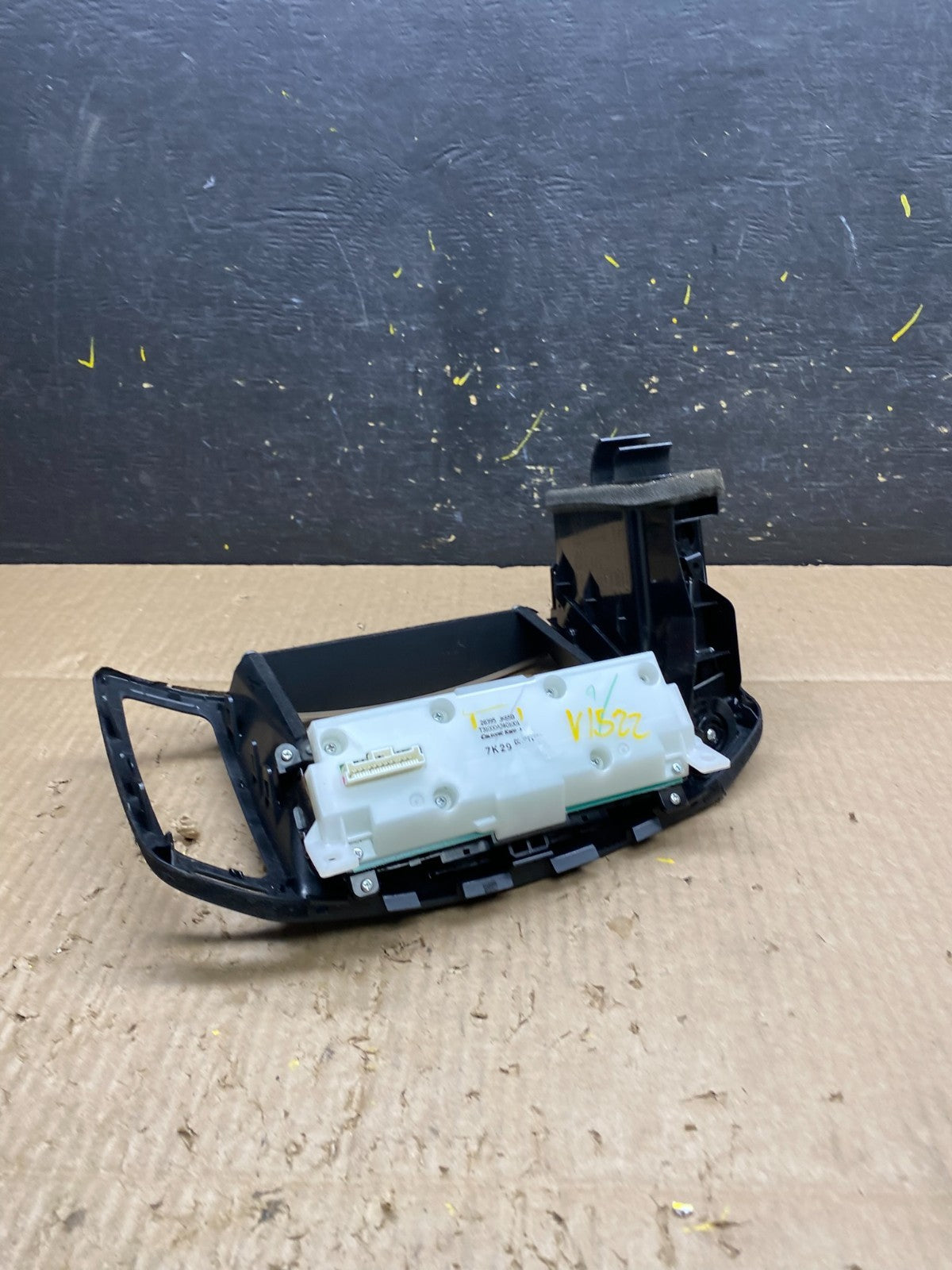 2008 - 2012 Infiniti G35 EX35 Radio Player Screen Panel Bezel V1522 DG5