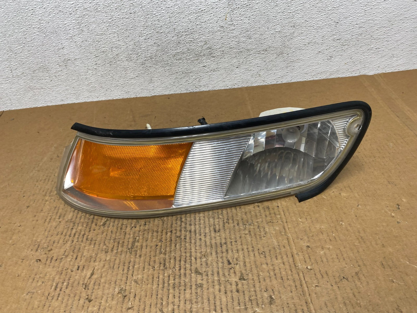 1998 - 2011 Mercury Grand Marquis Left Turn Signal Marker Light ae1221 DG0