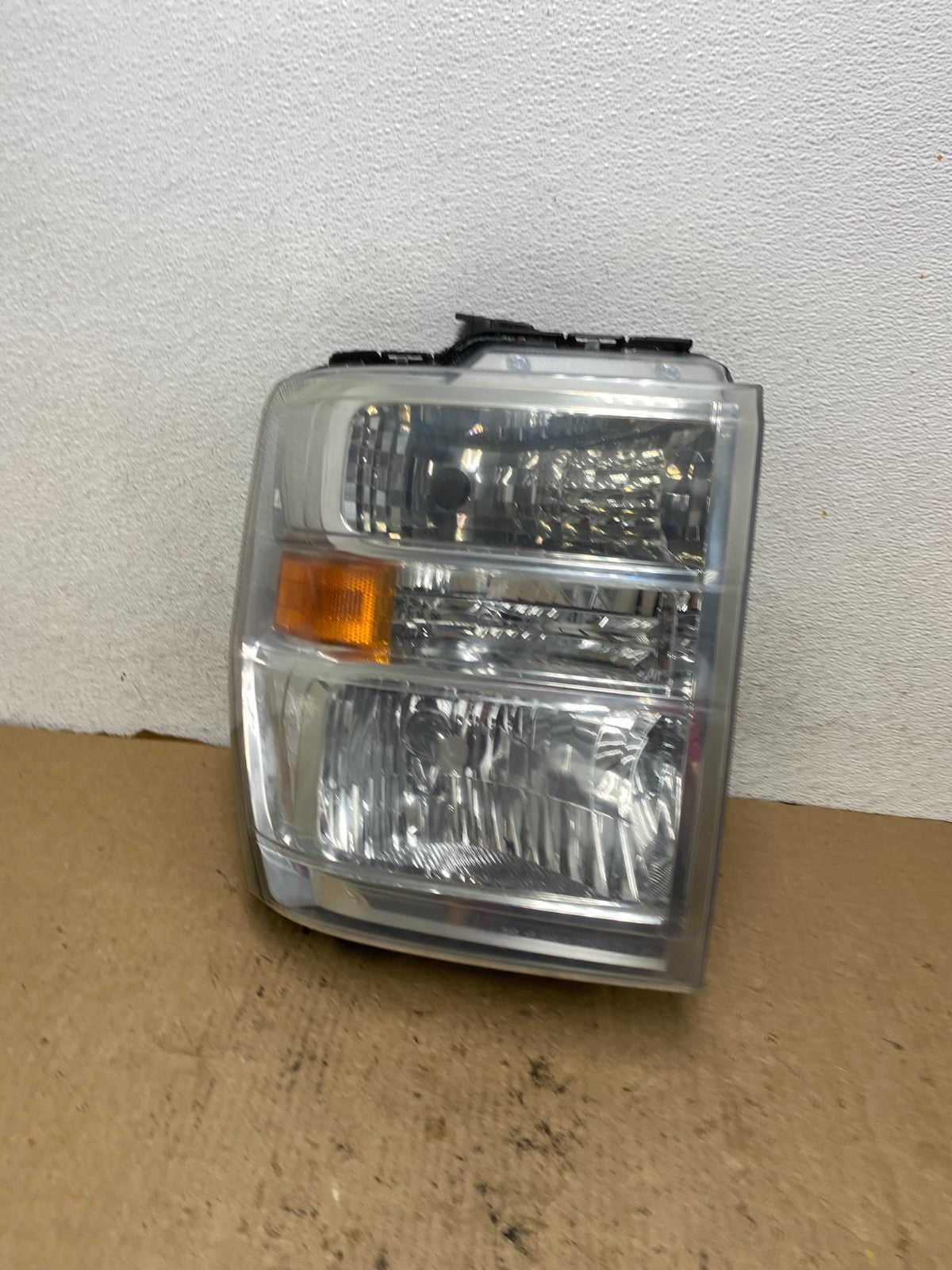 2008-2014 Ford Econoline E150 E250 E350 Right Passenger Headlight AG3242 DW0