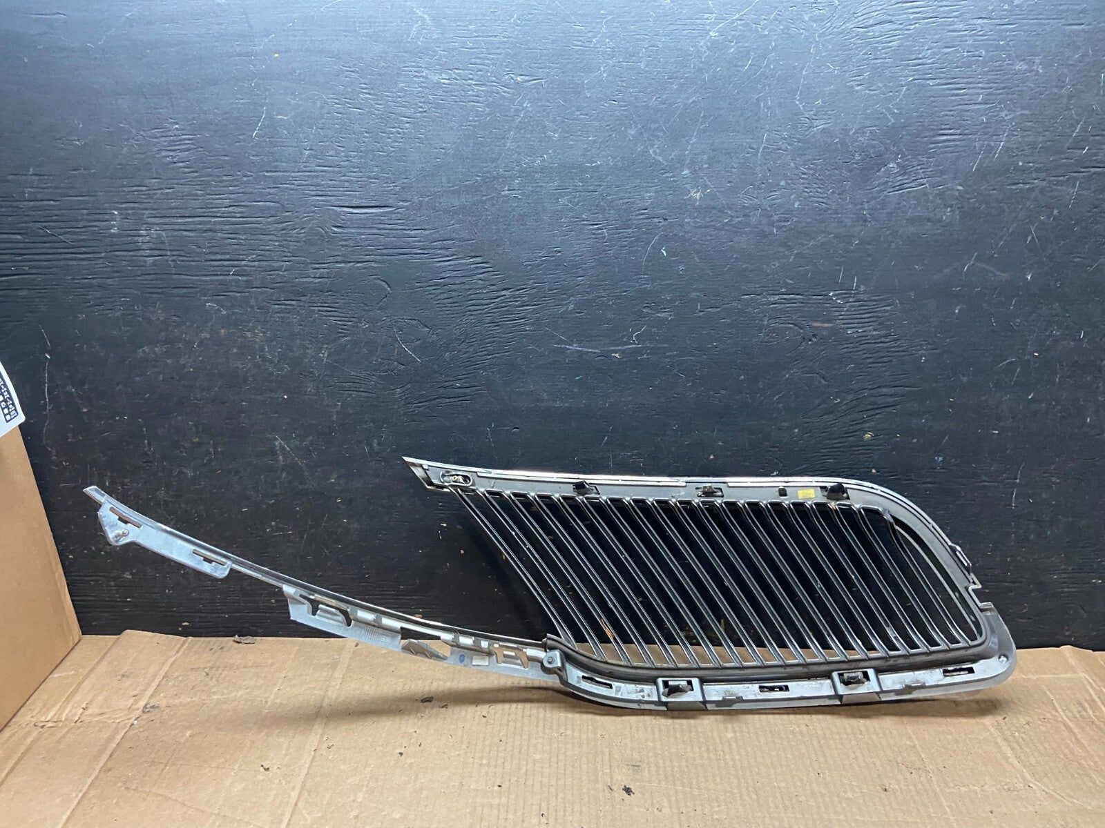 2013 to 2016 Lincoln MKT Left Driver LH Side Front Grill Grille OEM o3109 DG7