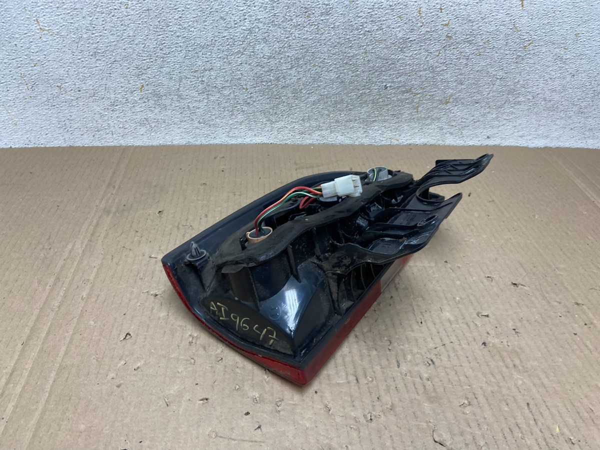 1999 to 2003 Suzuki XL-7 Vitara Right Passenger RH Side Tail Light AI9647 LK3