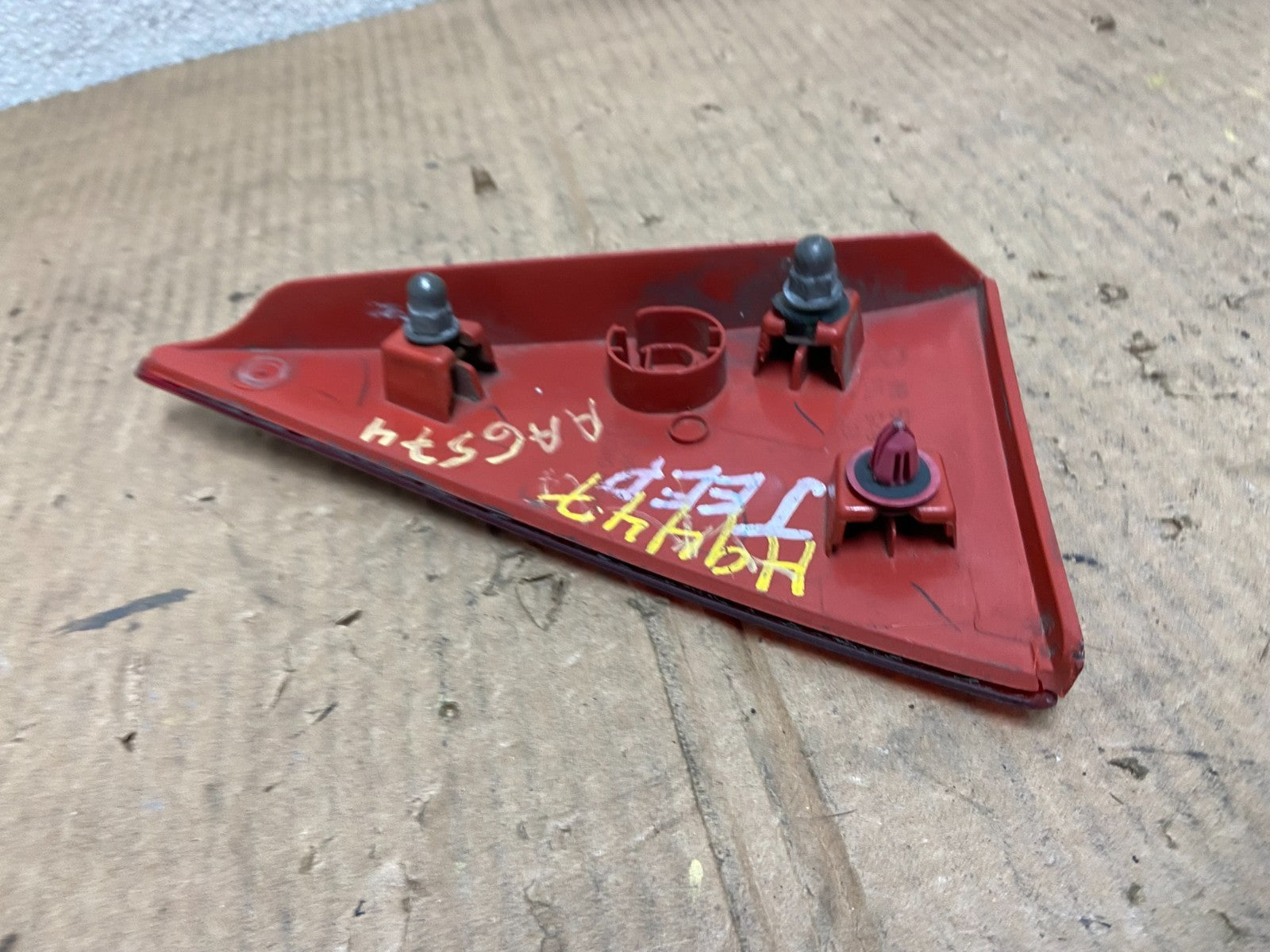 2006-2008 Mitsubishi Endeavor Right Passenger Side Tail Light Inner Oem AA65745