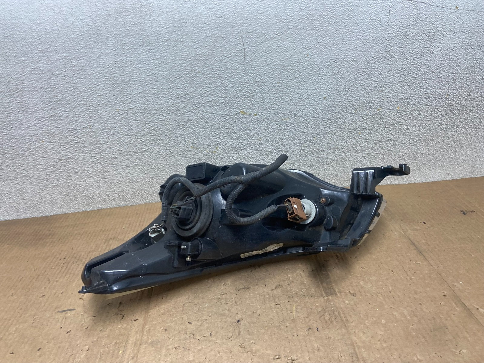 2008 2009 2010 2011 Ford Focus Right Passenger Rh Side Headlight AA6692 DW5
