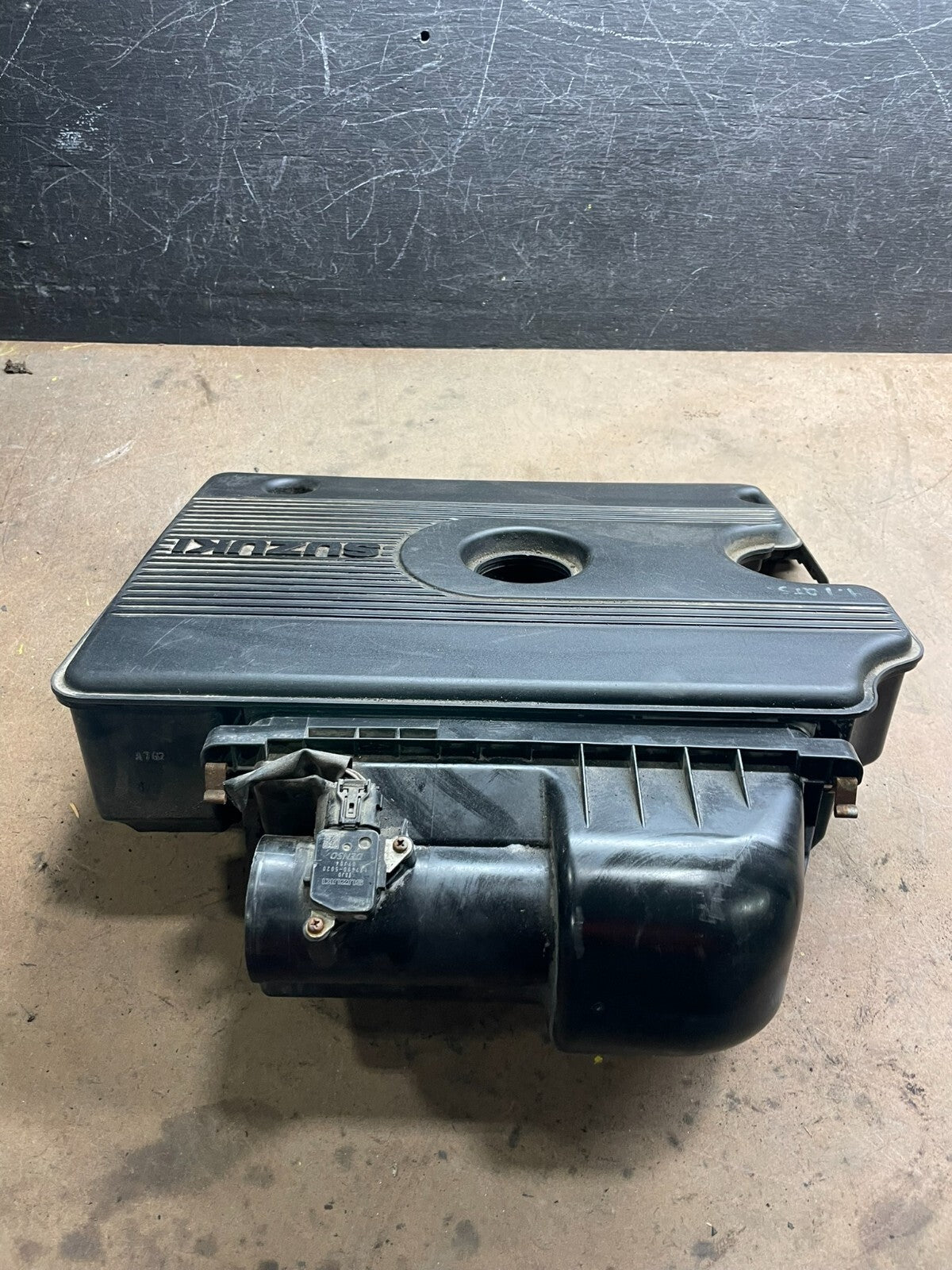 2007-2009 Suzuki SX4 2.0 Air Cleaner Intake Filter Box w/ MAF Sensor L4169 DG0